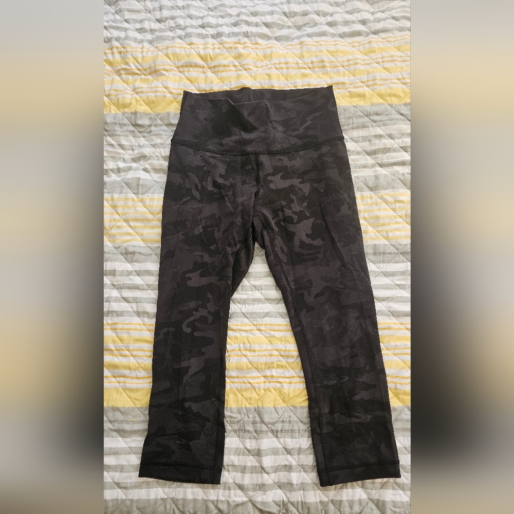 Lululemon Camo Crop Leggings